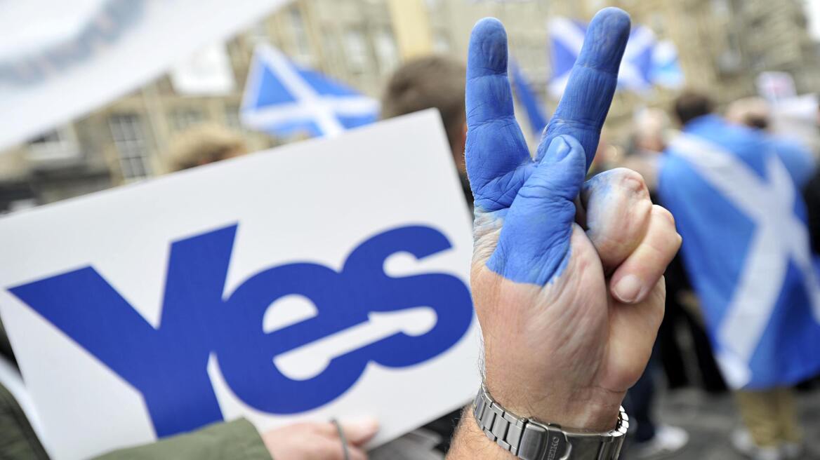 Σκωτία: Οριακό «ΝΑΙ» στην ανεξαρτησία δείχνουν οι δημοσκοπήσεις