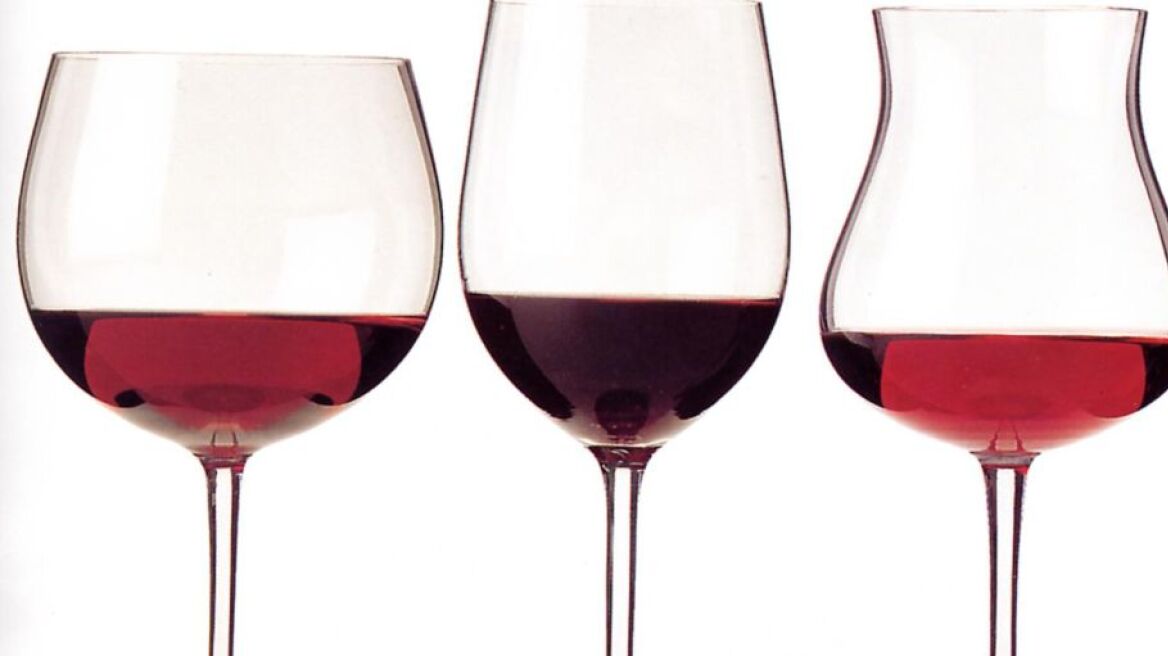 Ιταλία: Ήθελαν να «ρίξουν» στην αγορά 165.000 φιάλες φτηνού κρασιού ως οίνο Τοσκάνης