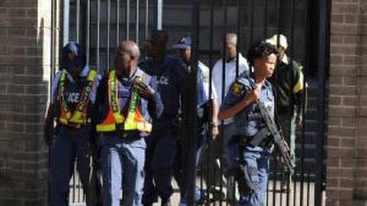 Νότια Αφρική: Προσπάθησαν να δραπετεύσουν από δικαστήριο και σκοτώθηκαν