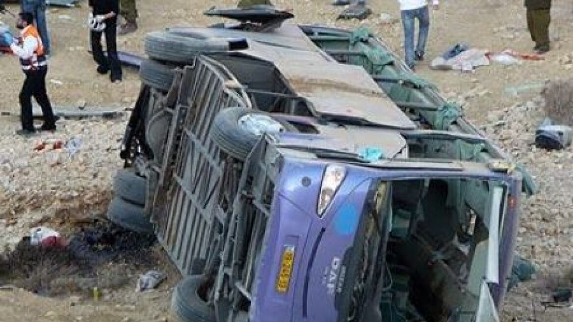 Αϊτή: Τουλάχιστον 23 νεκροί από πτώση λεωφορείου σε χαράδρα