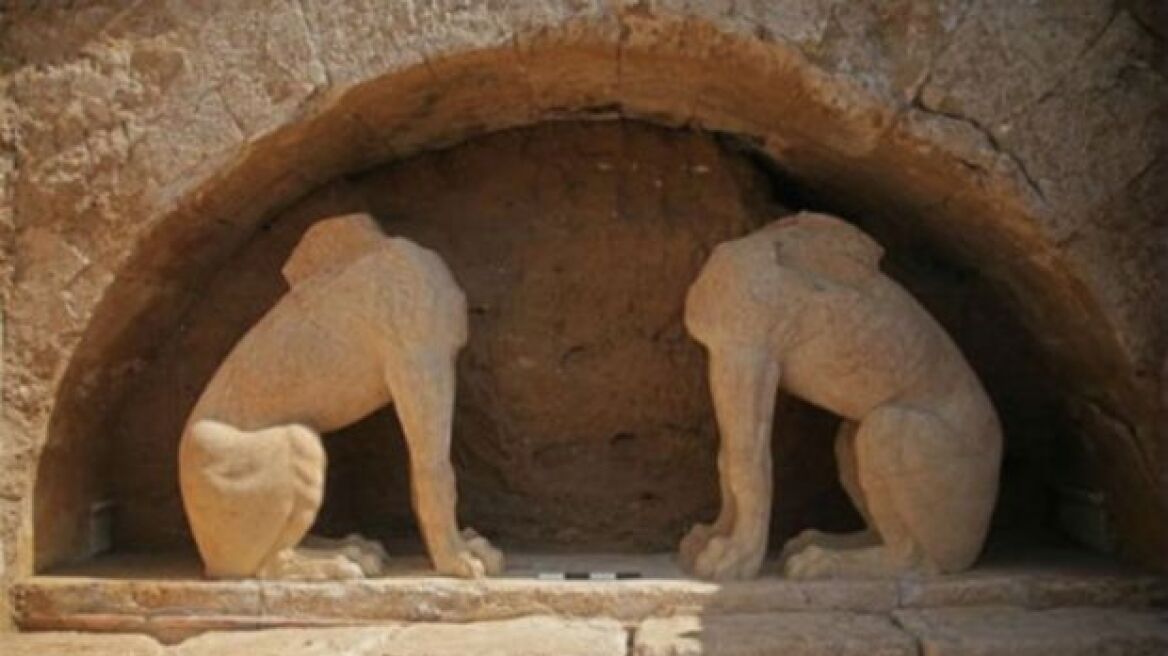 «Ενδείξεις ότι ο τάφος της Αμφίπολης μπορεί να έχει συληθεί»