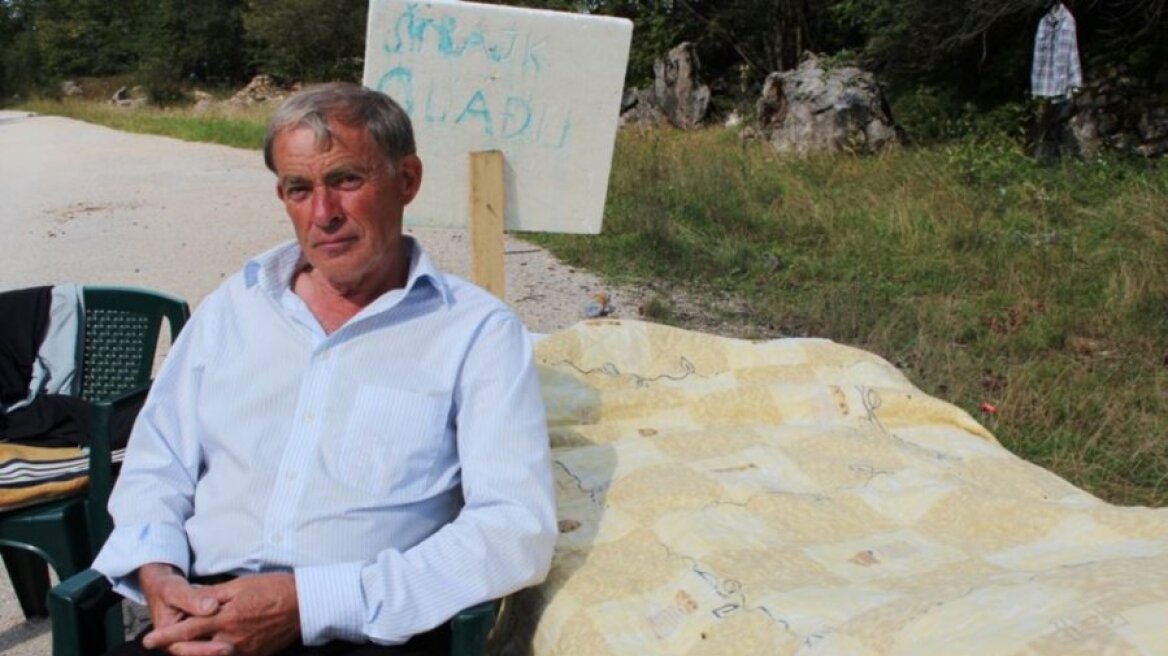 Βοσνία-Ερζεγοβίνη: Τραγικός πατέρας αναζητεί τα οστά του γιου του που σκοτώθηκε στον εμφύλιο