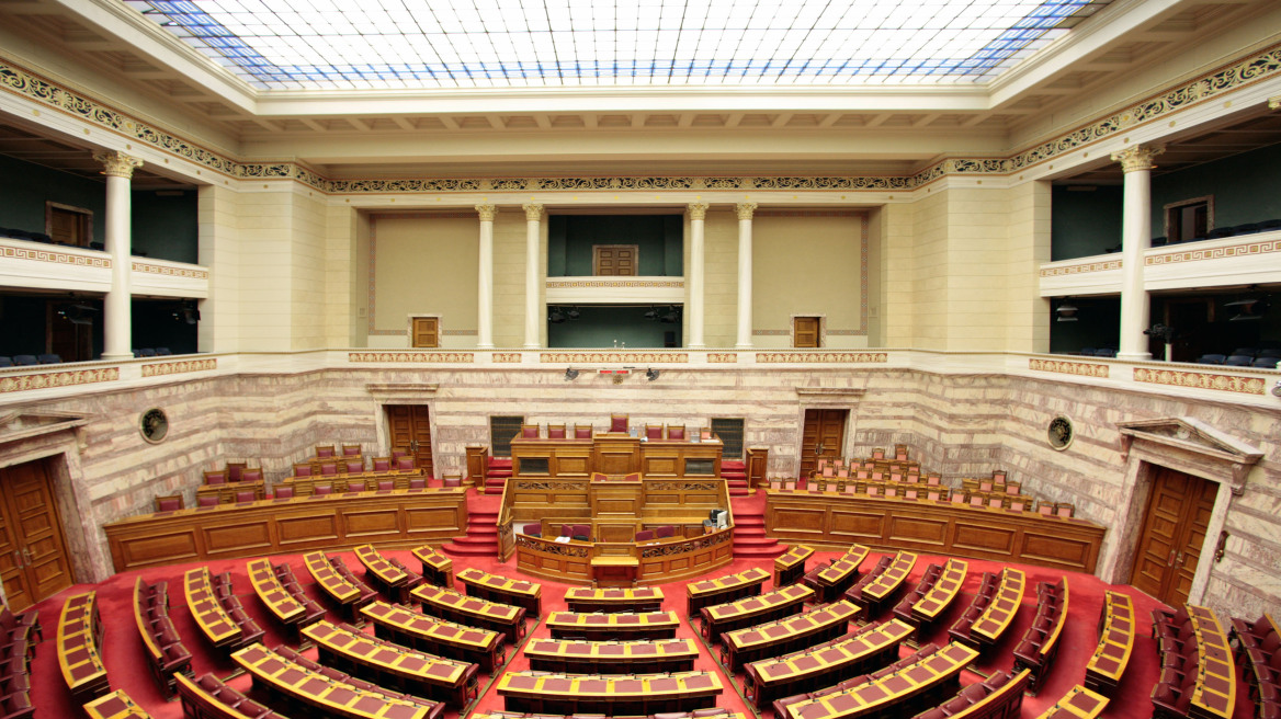 Εκλογή Προέδρου της Δημοκρατίας από την παρούσα Βουλή θέλει το 54% των πολιτών