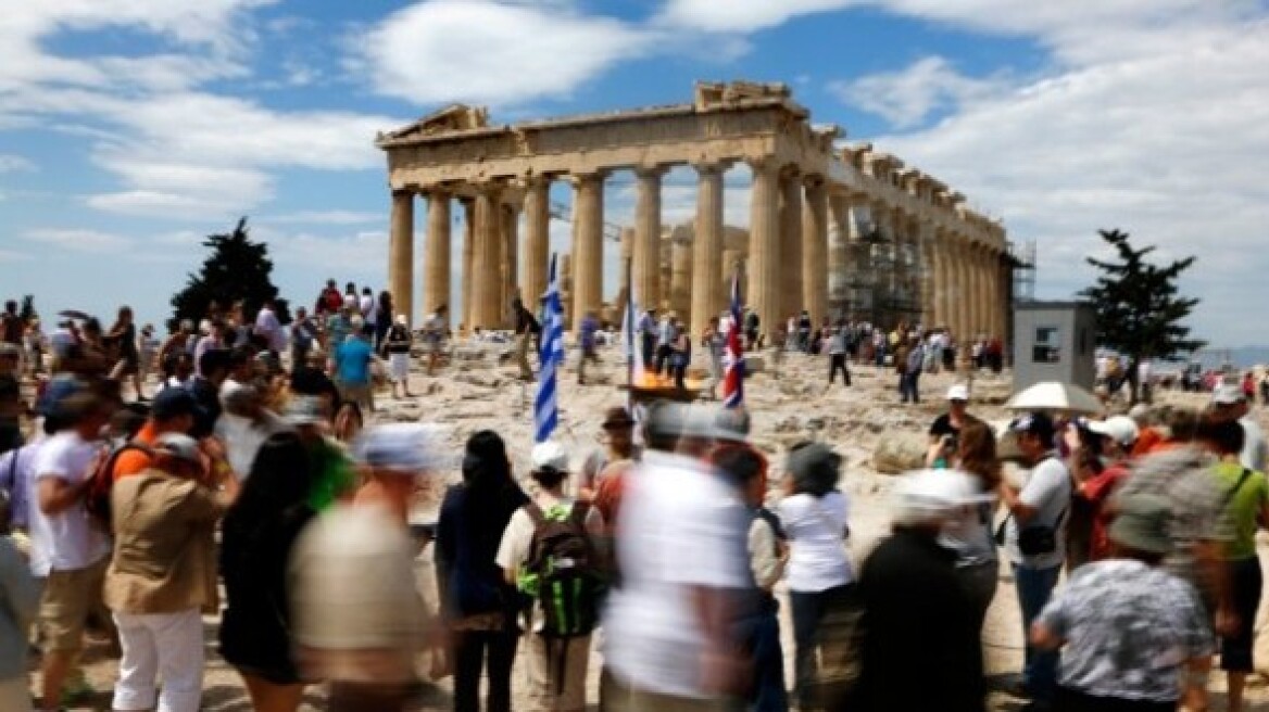 Ρεκόρ αφίξεων με 22,5 εκατ. τουρίστες στην Ελλάδα το 2014