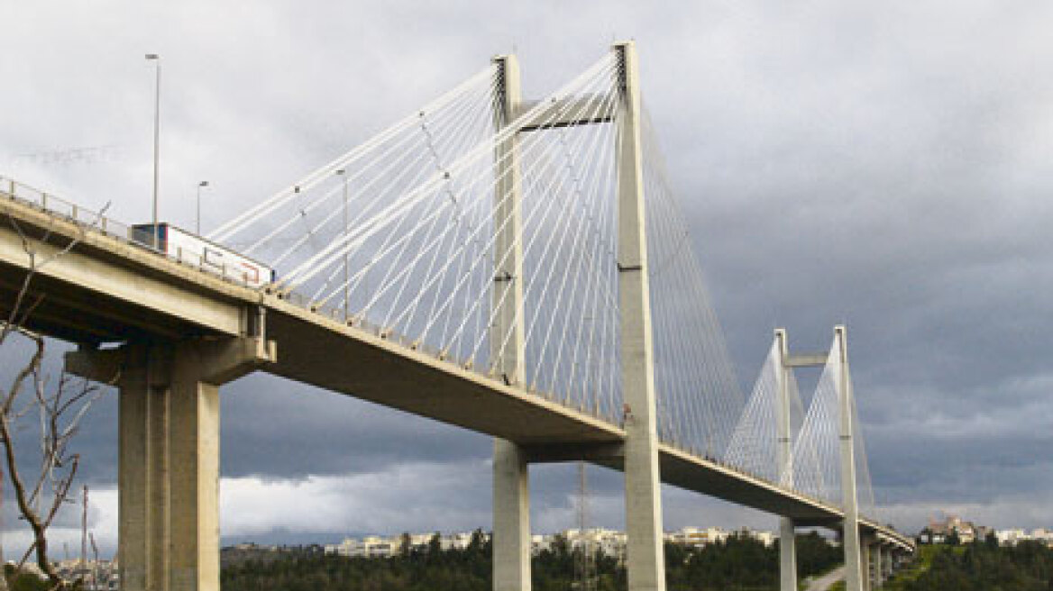 Σώος βρέθηκε ο 27χρονος που έπεσε από τη γέφυρα της Χαλκίδας