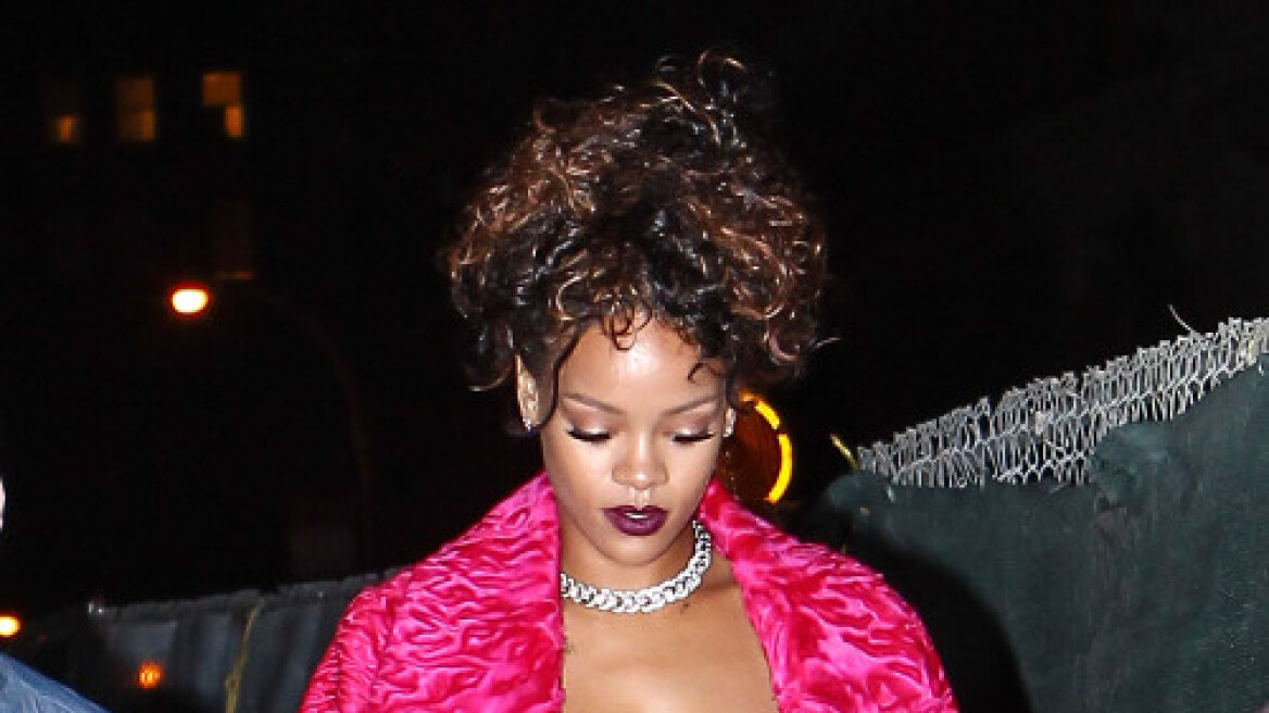 H Rihanna σε μια από τις πιο καυτές της εμφανίσεις
