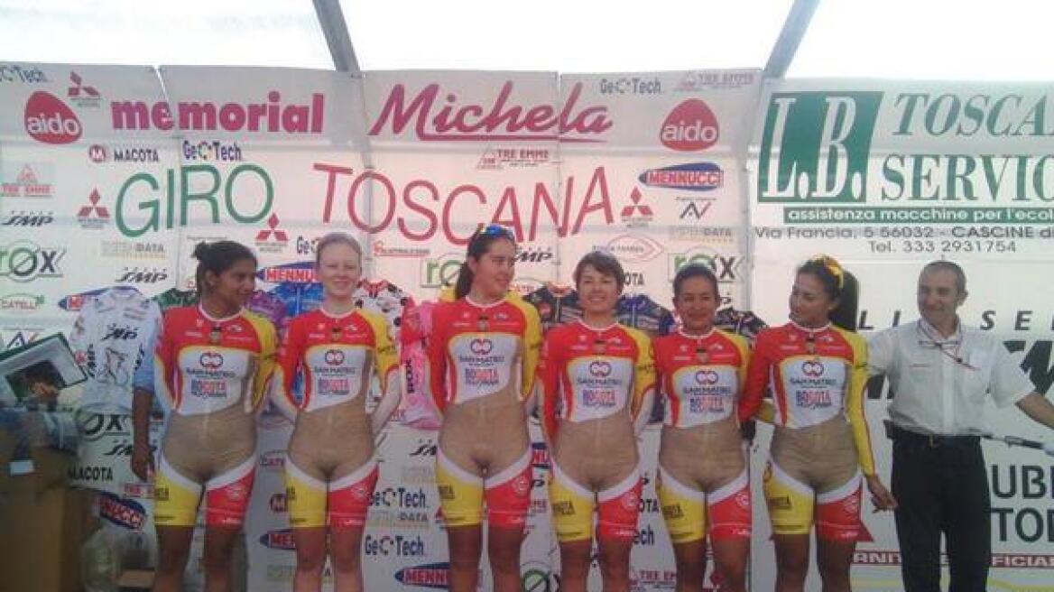 Ποδηλάτισσες από την Κολομβία κάνουν πετάλι «γυμνές»!