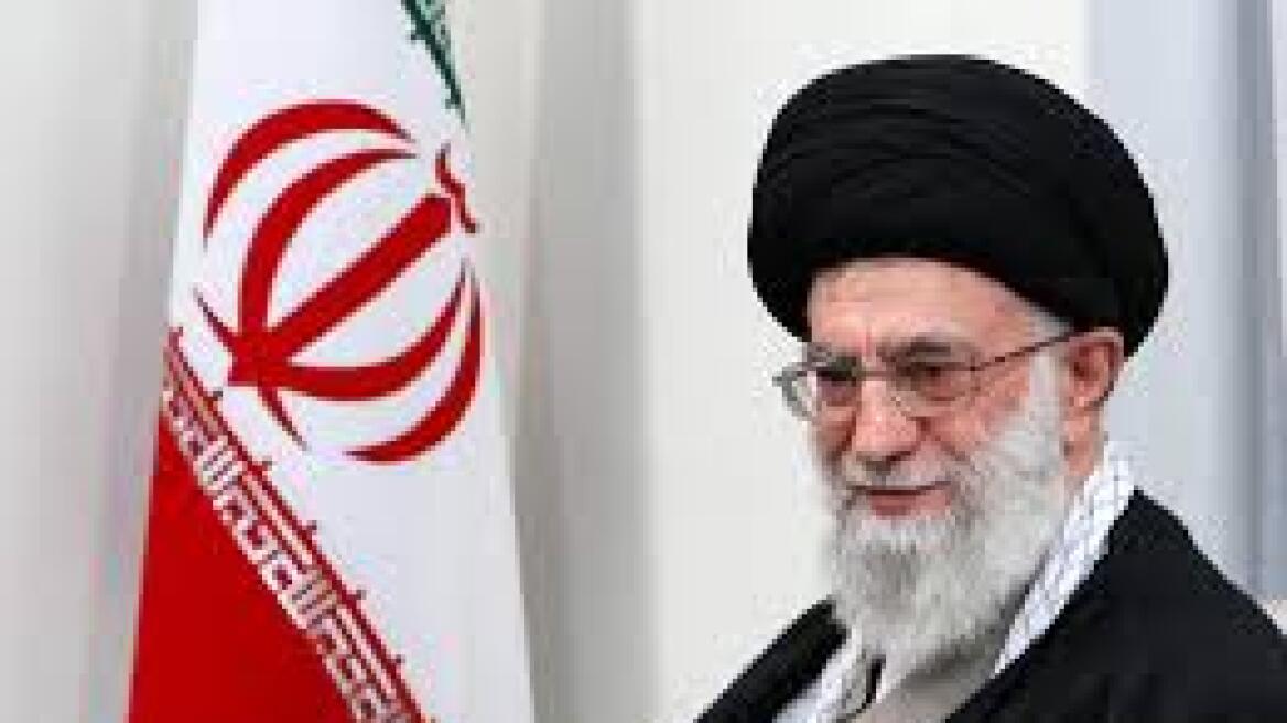 Χαμενεΐ: Το Ιράν δε συνεργάζεται με τις ΗΠΑ κατά των τζιχαντιστών