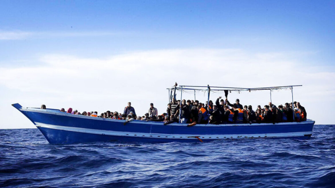 Βύθιση πλοίου στη Λιβύη: Αγνοούνται δεκάδες πρόσφυγες 