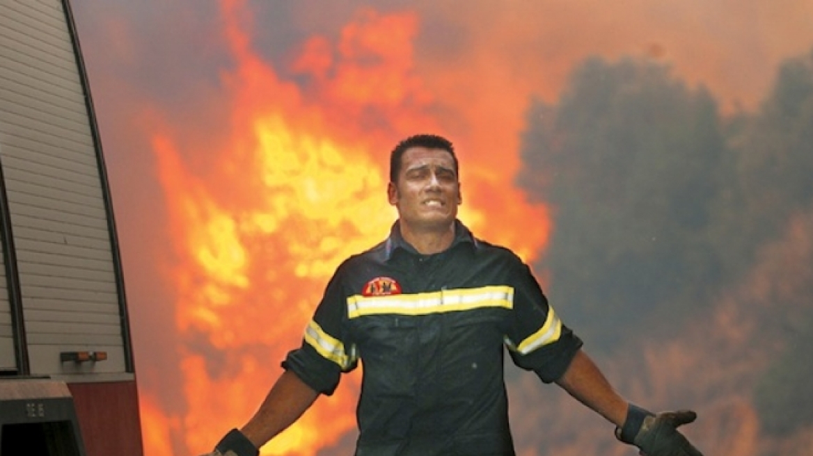 Με «ληγμένες» στολές στην κατάσβεση οι πυροσβέστες στη Δυτική Ελλάδα