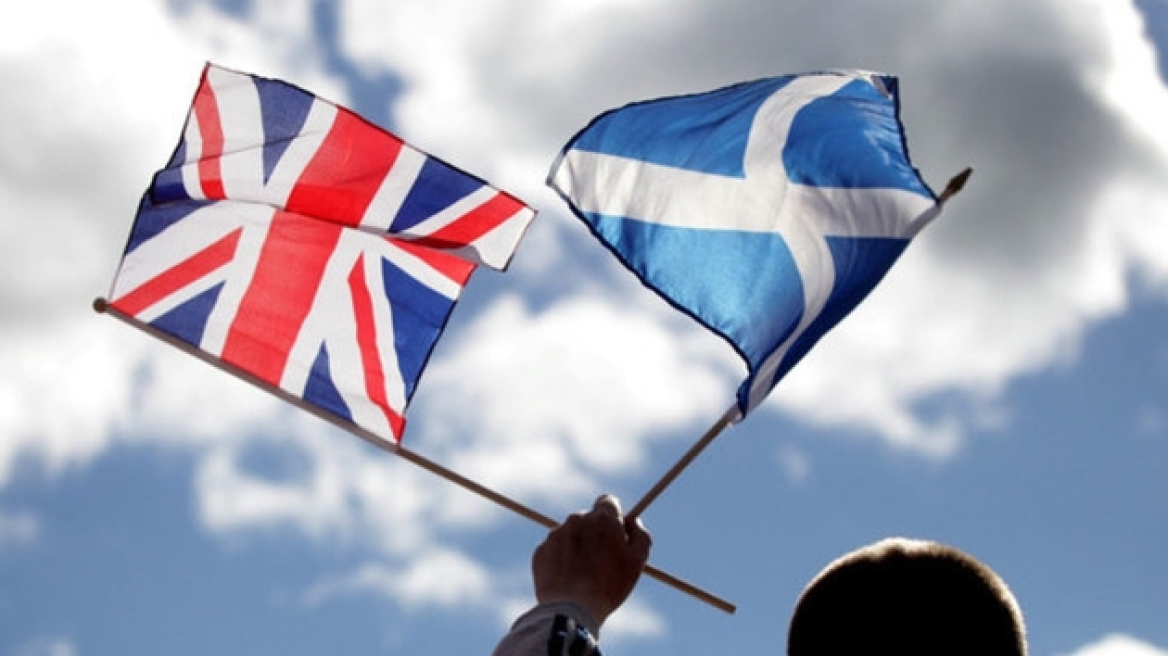 Σε πανικό οι Βρετανοί ηγέτες: Υπόσχονται περισσότερες εξουσίες στη Σκωτία