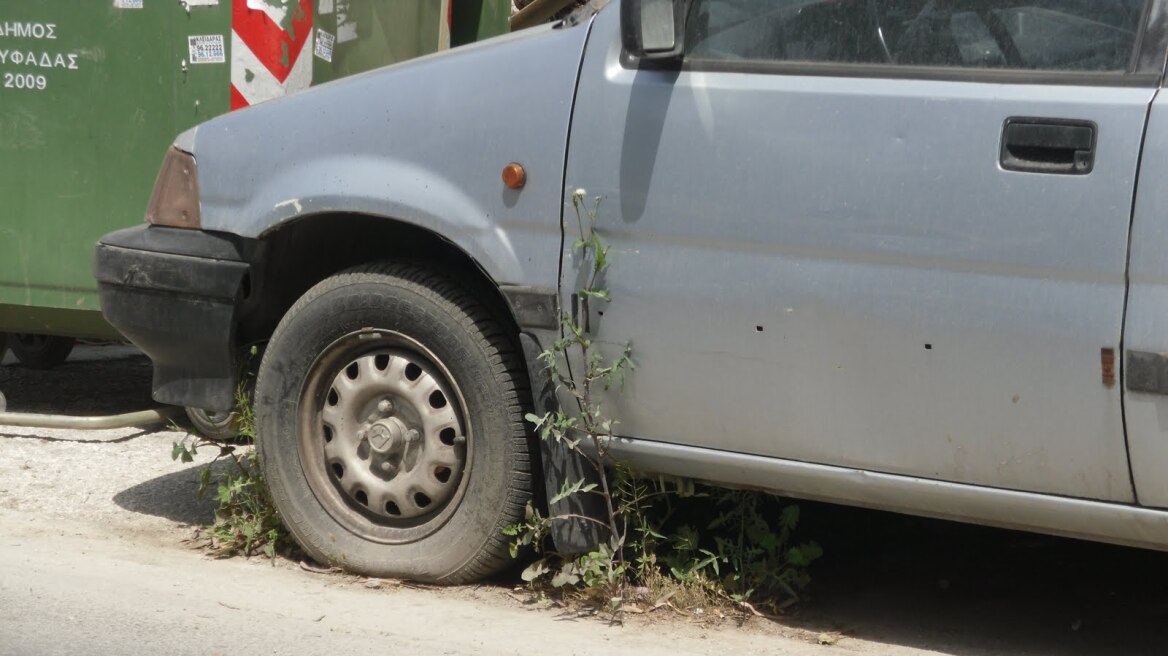 Ρέθυμνο: Έκρυψαν μισό κιλό χασίς σε εγκαταλελειμμένο αμάξι