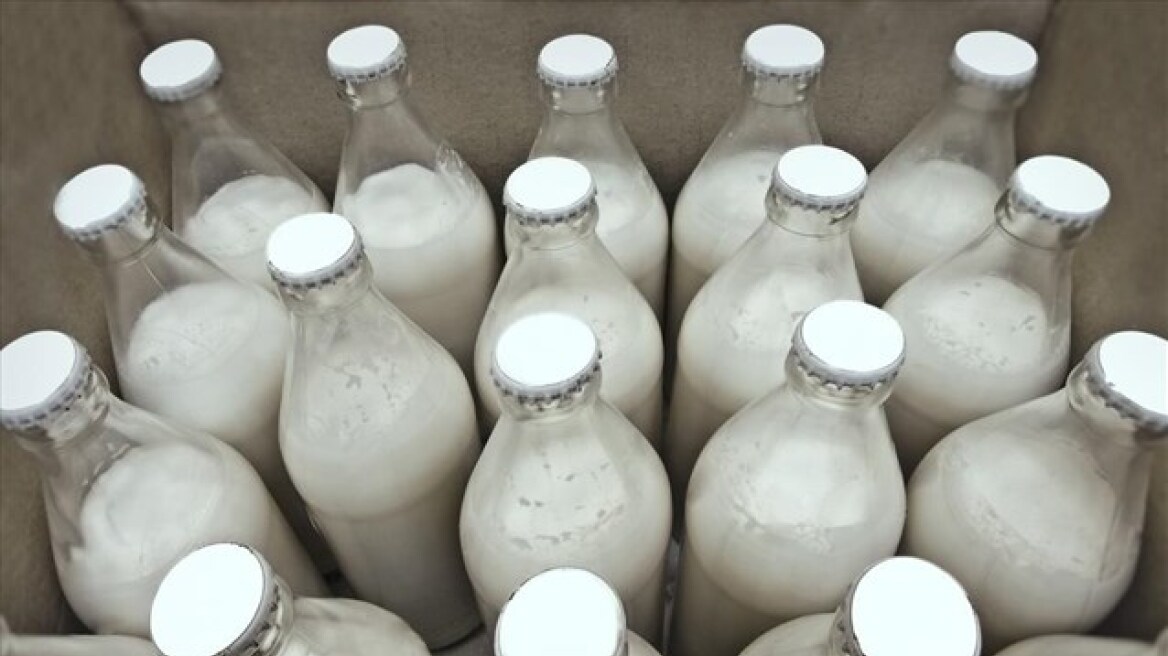 Γιακουμάτος: Οι εταιρίες να μειώσουν μόνες τους τις τιμές του γάλακτος