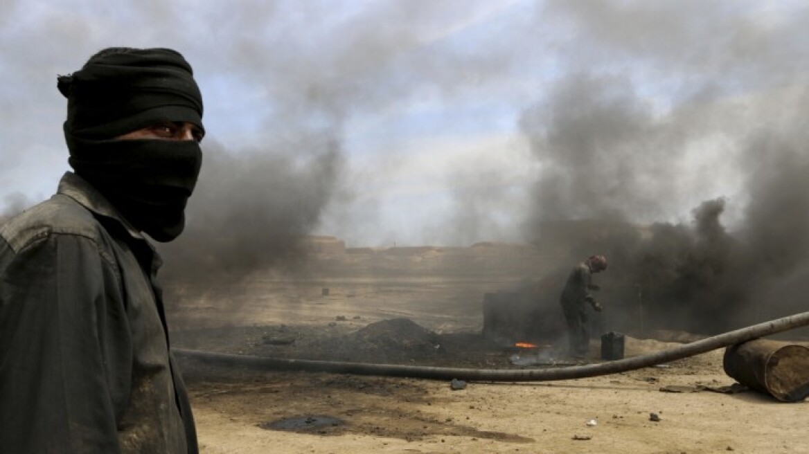 Το Ισλαμικό Κράτος κερδίζει 3 εκατ. δολάρια την ημέρα από το λαθρεμπόριο πετρελαίου