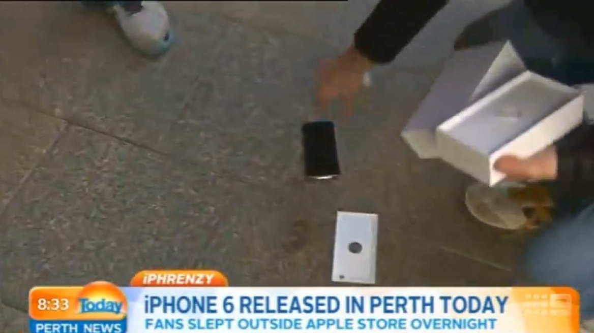 Δείτε βίντεο: Παίρνει πρώτος το iPhone 6 και του πέφτει από τα χέρια!