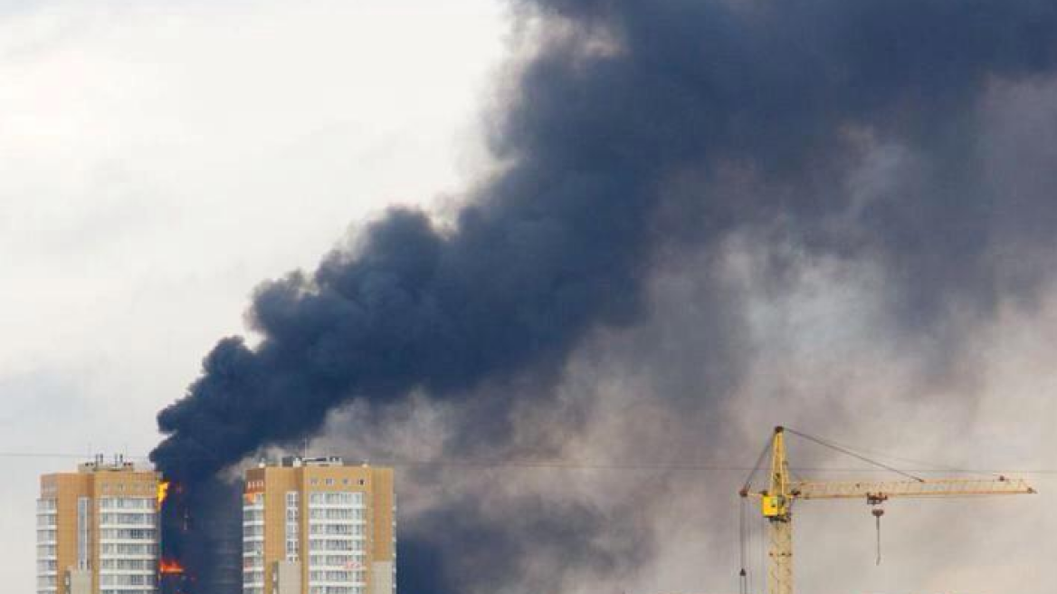 Ρωσία: Τραυματίες από πυρκαγιά σε κτίριο 25 ορόφων