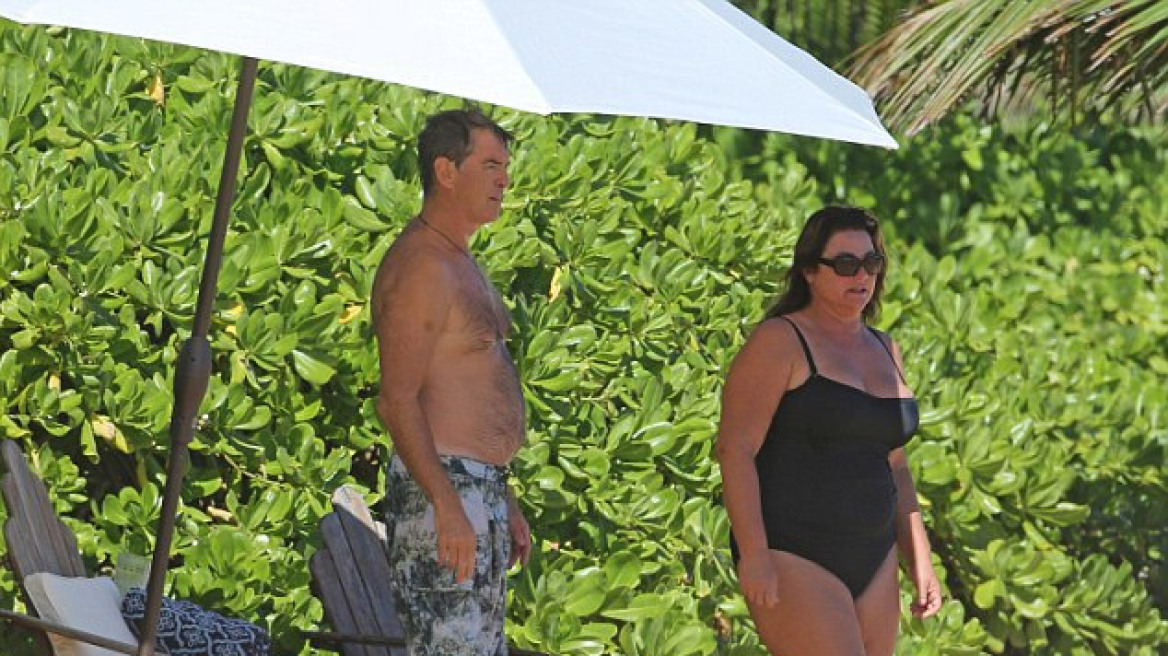 Δείτε τον Pierce Brosnan και τη γυναίκα του στη Χαβάη