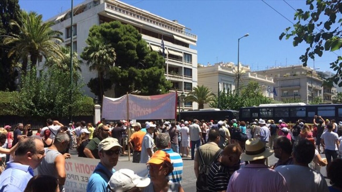 Θεσσαλονίκη: Στους δρόμους οι δημόσιοι υπάλληλοι κατά της αξιολόγησης 