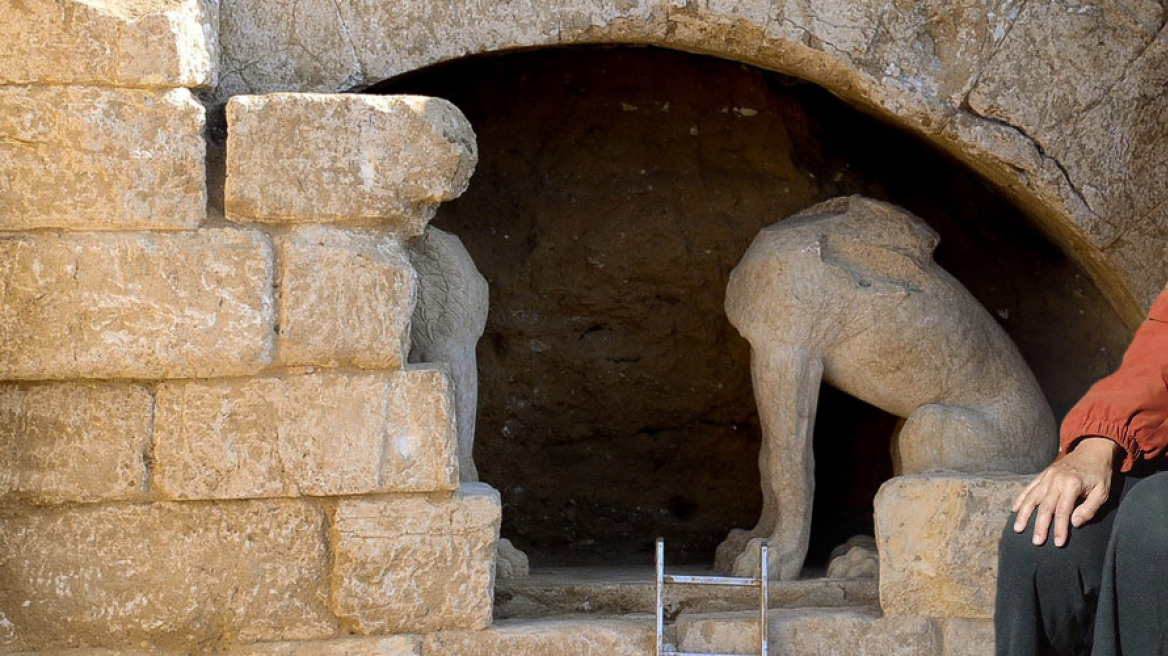 Αμφίπολη: Γιατί επιμένει να αμφισβητεί την ελληνικότητα του τάφου η Παλαγγιά;