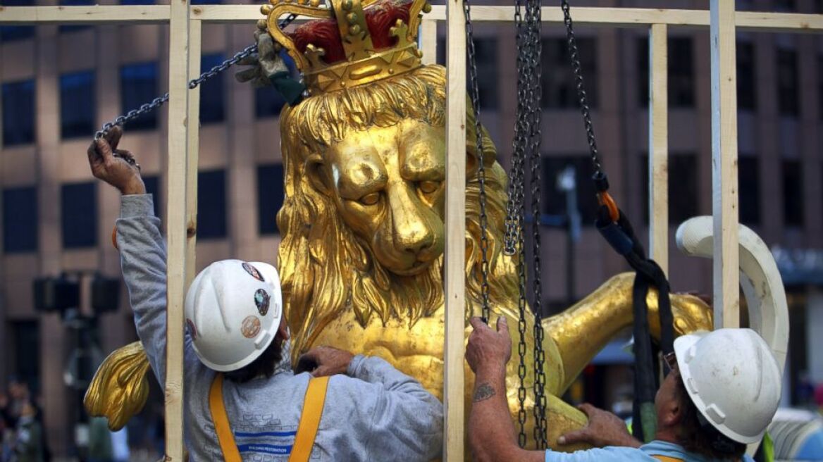Το Λιοντάρι της Βοστώνης κρύβει στο κεφάλι του χρονοκάψουλα