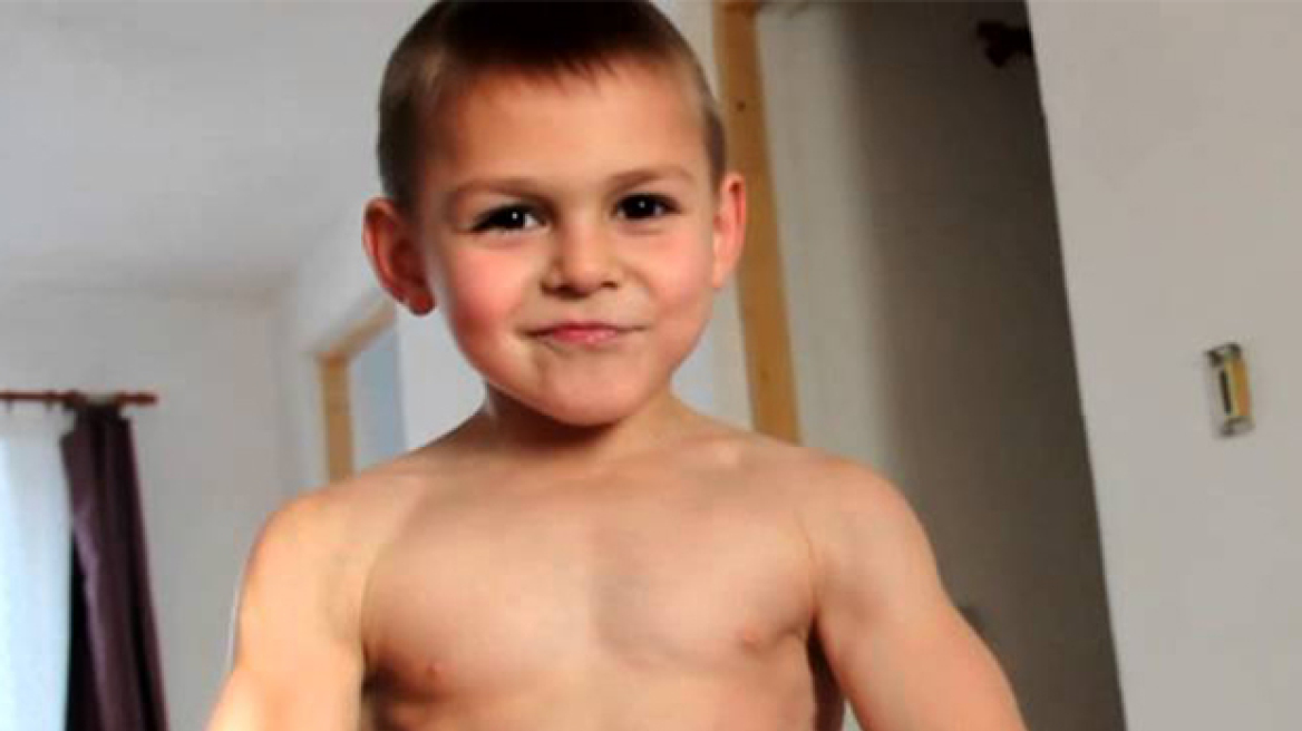 Βίντεο: Δείτε τον εννιάχρονο μποντιμπίλντερ από τη Ρουμανία!