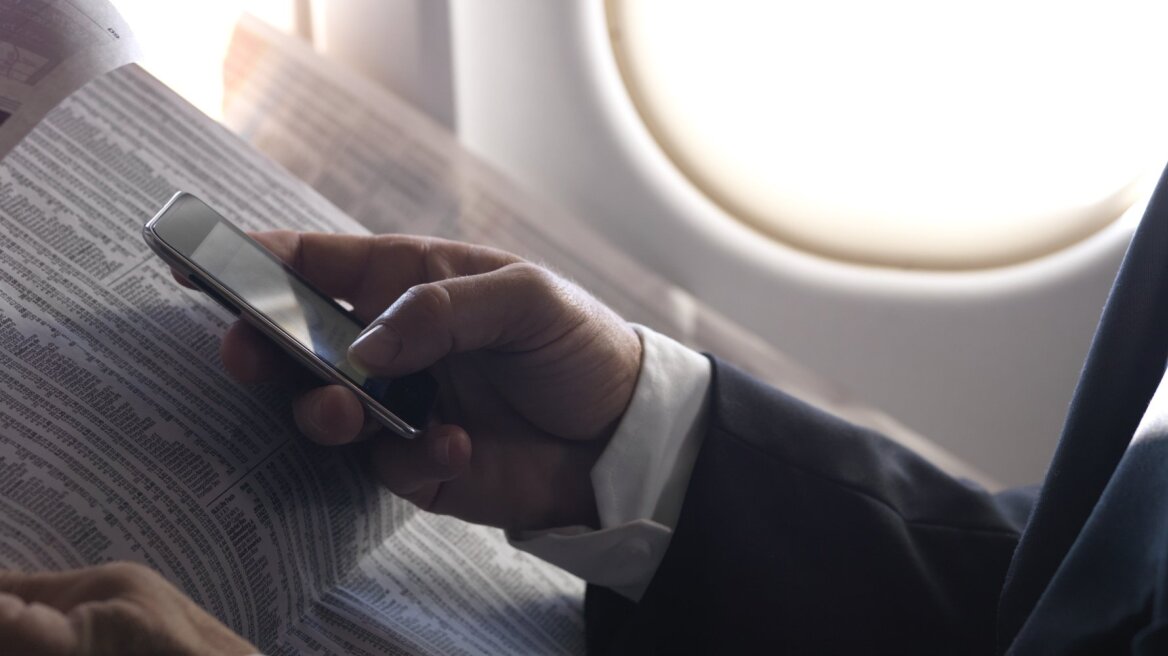 Ε.Ε: Aνοιχτά πλέον κινητά και tablets στα αεροσκάφη 