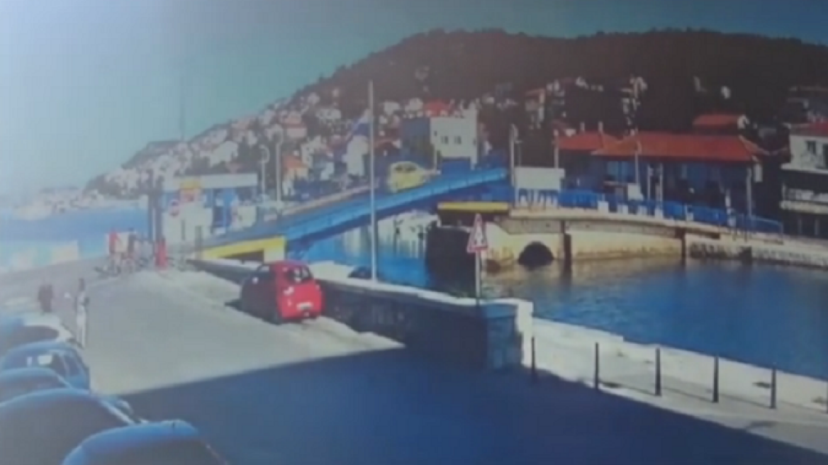 Βίντεο: 58χρονη κάνει «βουτιά» σε σπαστή γέφυρα στην Κροατία!