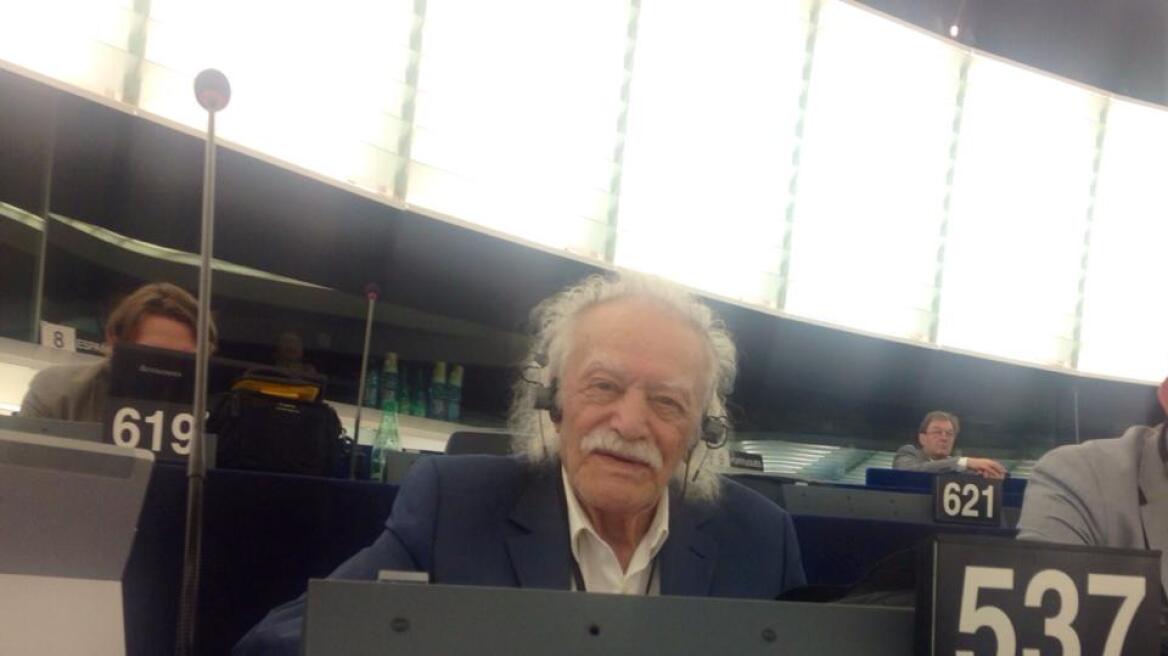 Μανώλης Γλέζος στο Ευρωκοινοβούλιο: «Να ξεριζώσουμε τα σιδερένια φυτά της Μέρκελ»