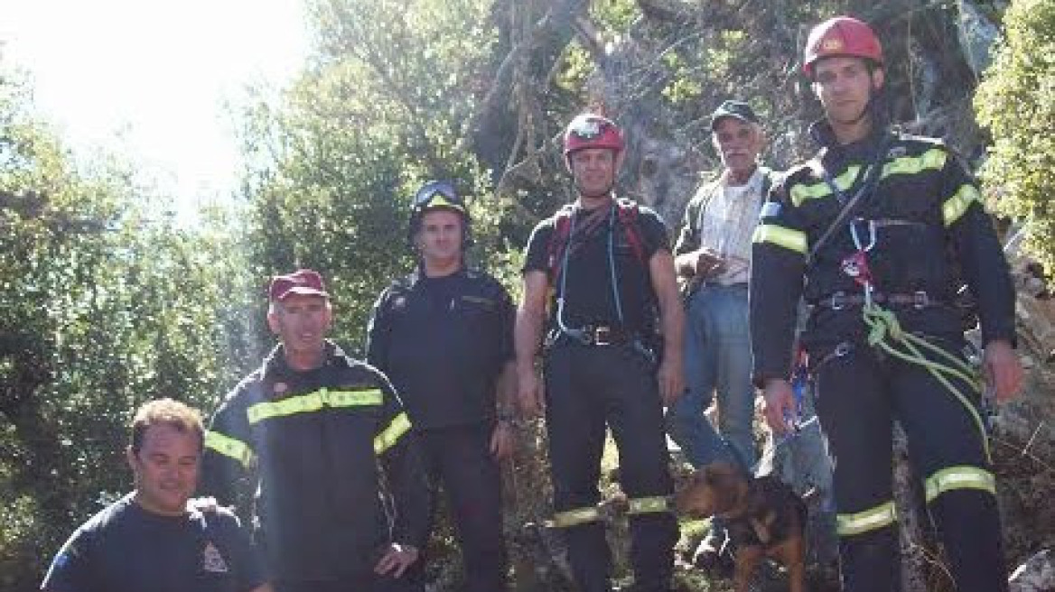 Φθιώτιδα: Κατέβηκαν σε χαράδρα 400 μέτρων για να σώσουν εγκλωβισμένο σκυλί