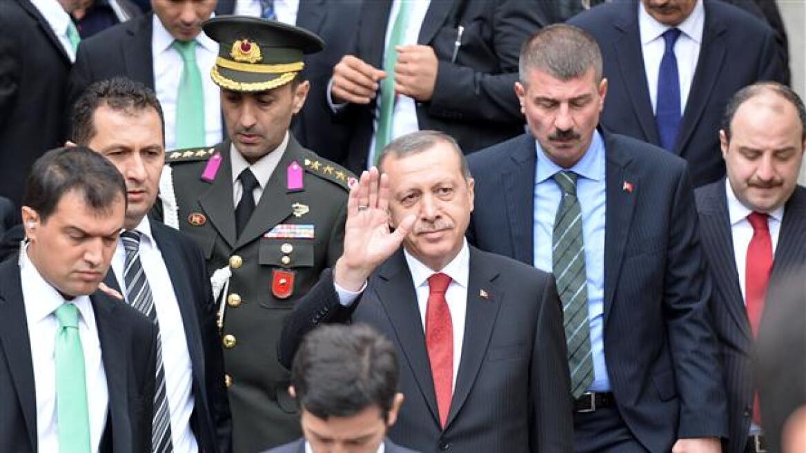 Ο Ερντογάν προειδοποιεί το Ισλαμικό Κράτος: Μην αγγίξετε ούτε τρίχα Τούρκου στρατιώτη