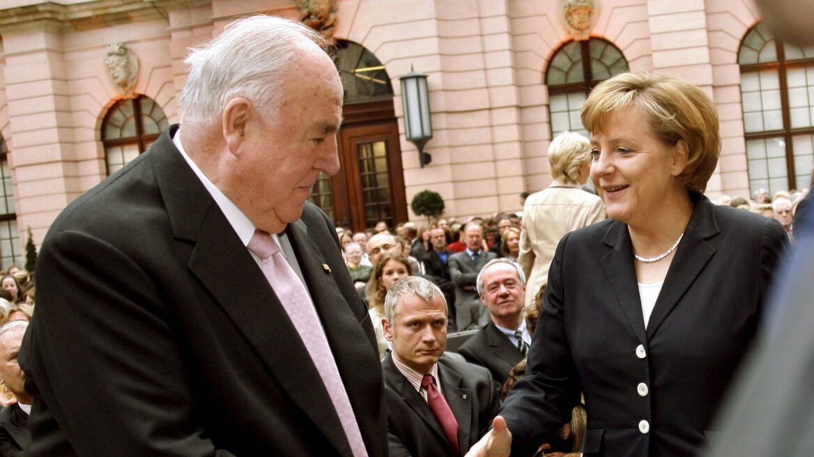 Γερμανία: «Κανένα σχόλιο» για τις απόψεις Κολ για την Άνγκελα Μέρκελ