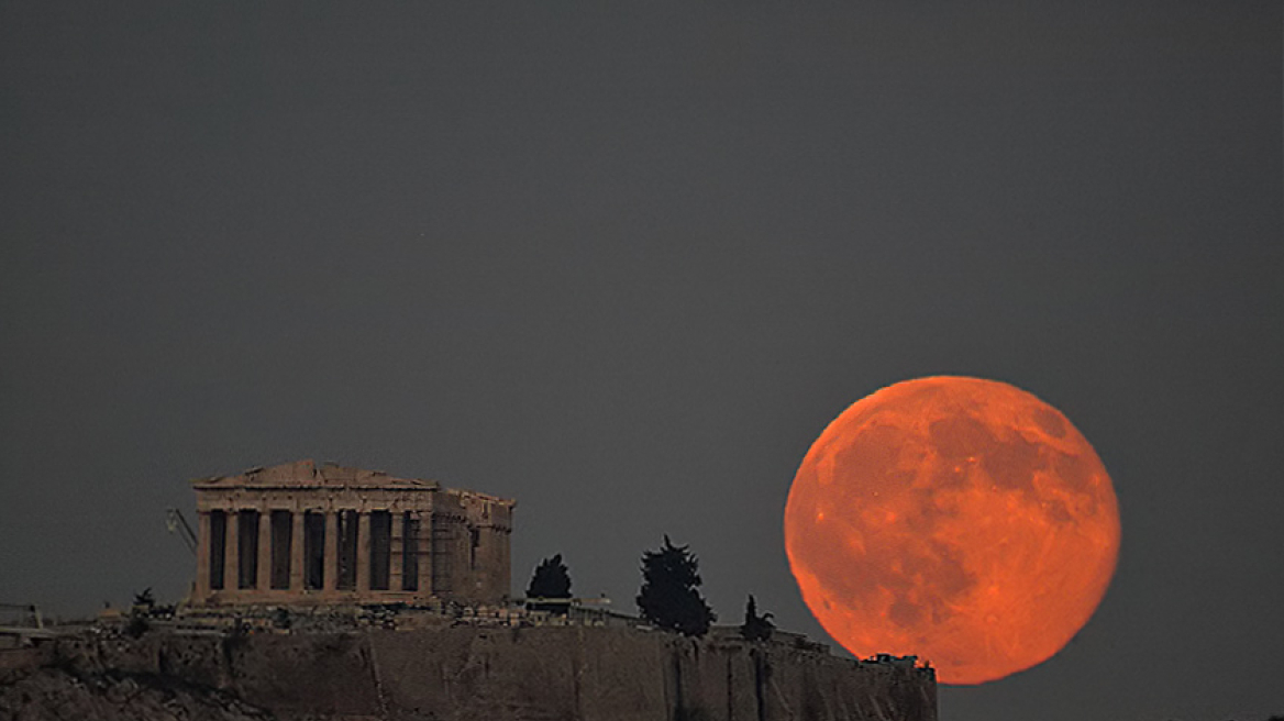 Δείτε το φεγγάρι να γίνεται κόκκινο