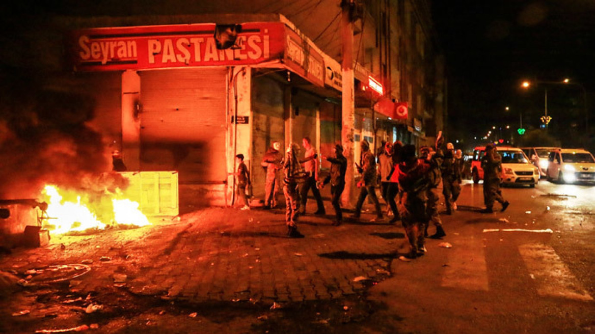 Τουρκία: Φονικές διαδηλώσεις για το Κομπάνι - Τουλάχιστον 14 νεκροί