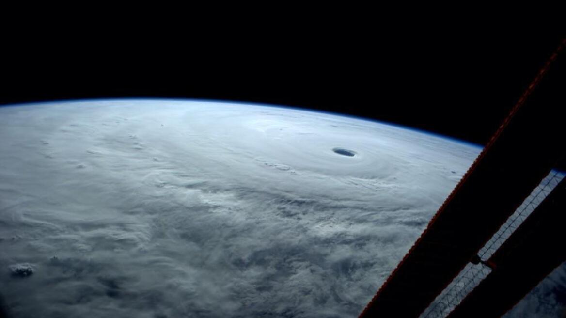 Ιαπωνία: Ο πανίσχυρος τυφώνας Φανφόν μέσα από τα μάτια ενός αστροναύτη