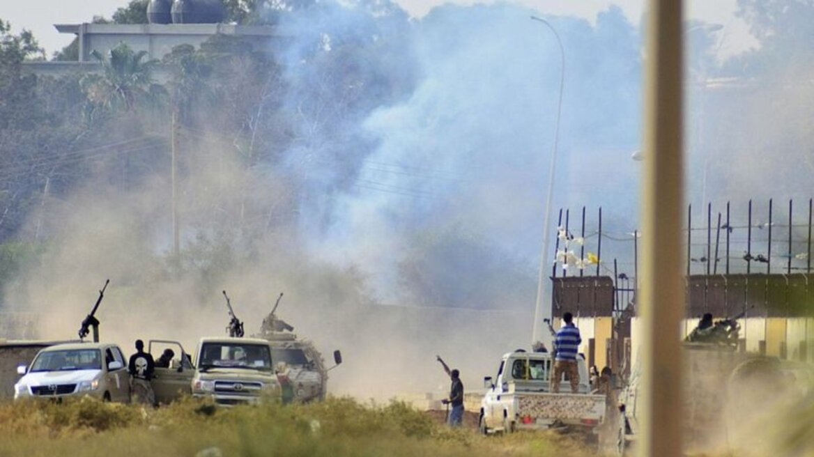 Λιβύη: 17 νεκροί σε νέες συγκρούσεις μεταξύ ανταρτών και στρατιωτών