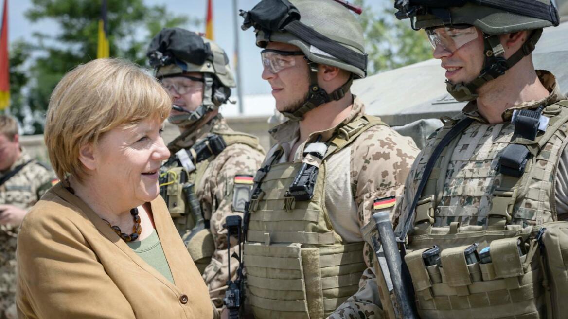 Spiegel: Η Γερμανία δεν θα επαναπατρίσει στρατιώτες με Εμπολα