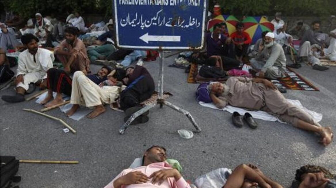 Πακιστάν: Αντικυβερνητική διαδήλωση με τουλάχιστον επτά νεκρούς σε ποδοπάτημα 