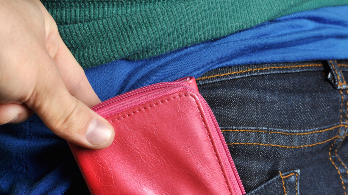 Φλώρινα: Αλλοδαπές έκλεβαν πορτοφόλια στη λαϊκή αγορά