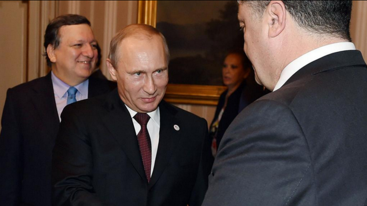 Ο Πούτιν χαρακτήρισε «θετική» τη συνάντηση με τον Ποροσένκο