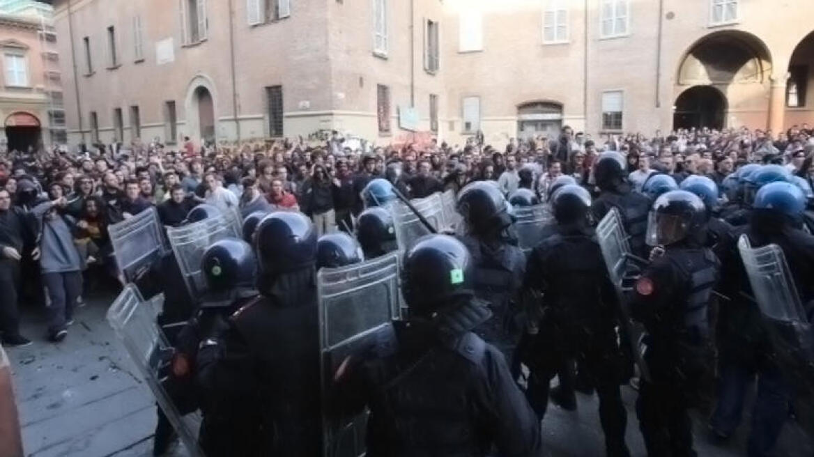 Συγκρούσεις διαδηλωτών - αστυνομίας στην Μπολόνια