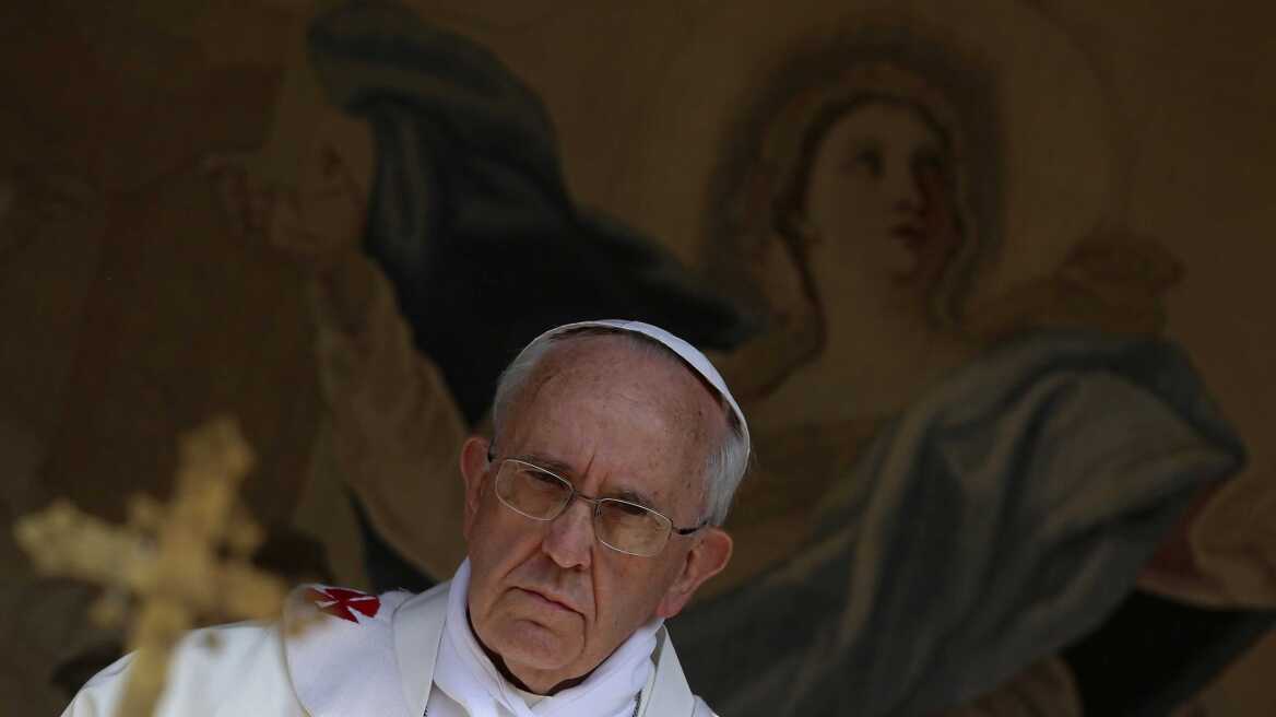 Καμία πρόοδος για διαζύγια και ομοφυλόφιλους στη σύνοδο του Βατικανού