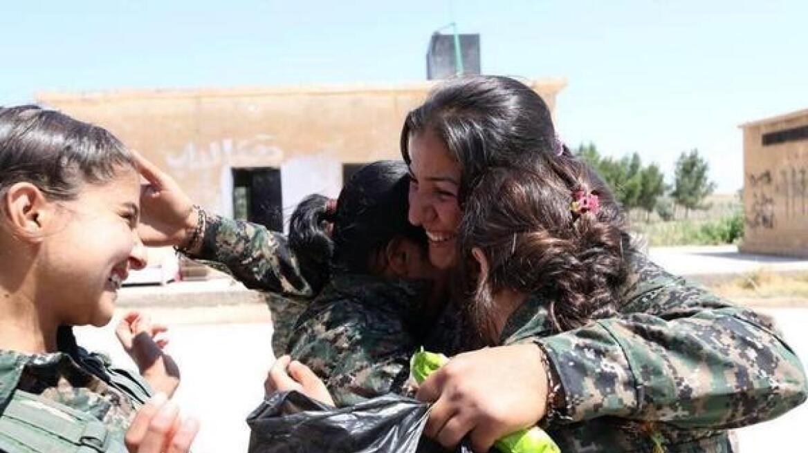 Κομπάνι: Ρίψεις προμηθειών από τις ΗΠΑ στις κουρδικές δυνάμεις 