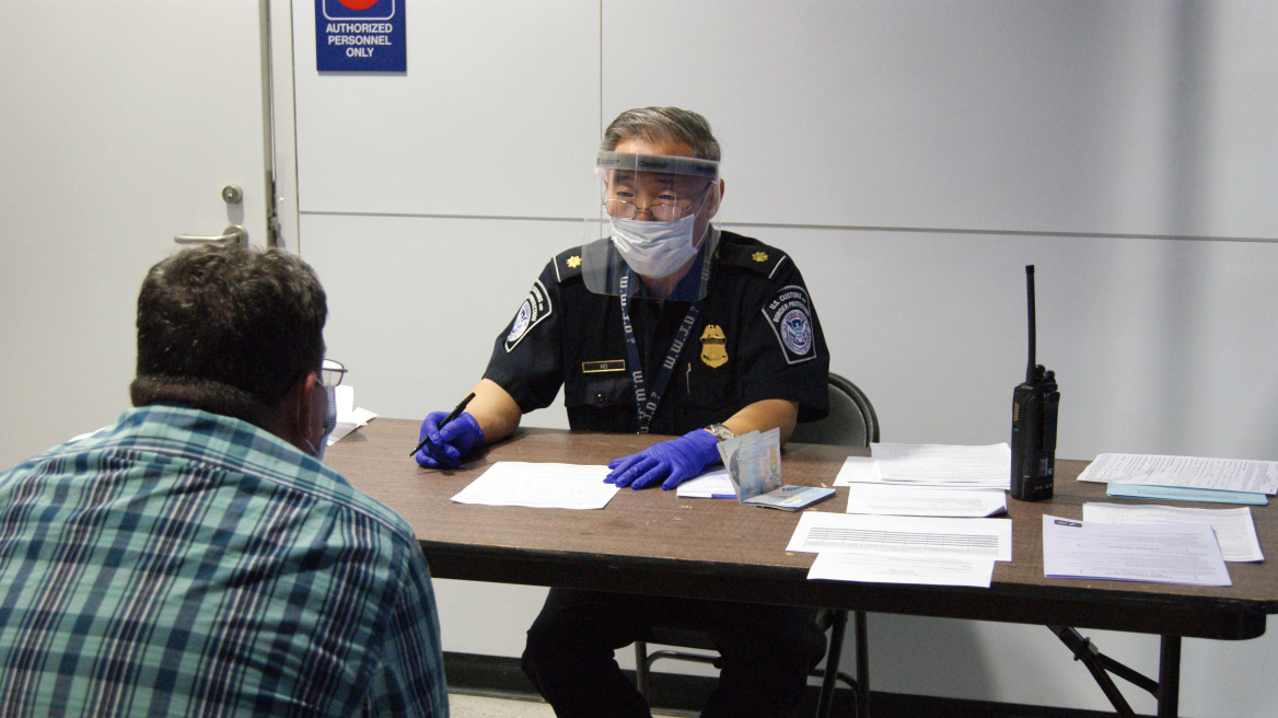 Ενισχύονται τα μέτρα ασφαλείας για τον Έμπολα στις ΗΠΑ