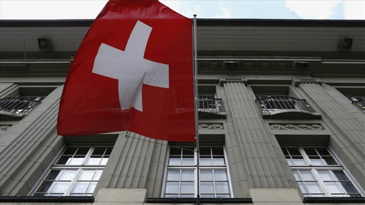 Υπέρ του περιορισμού της μετανάστευσης το 53% των Ελβετών