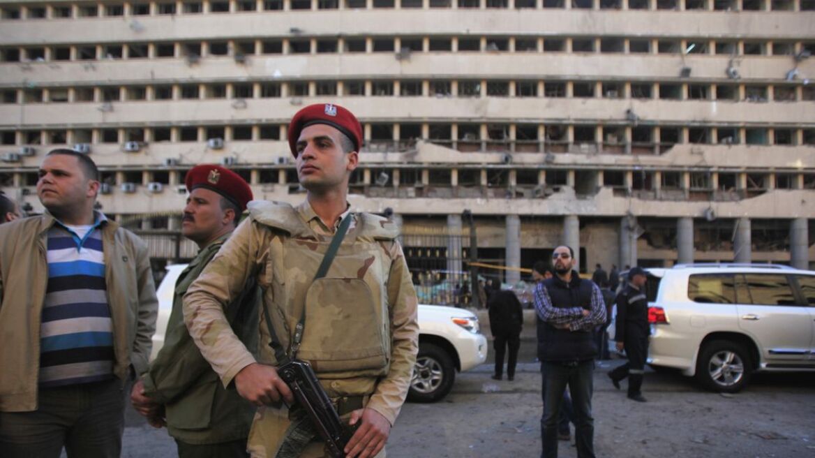 Αίγυπτος: Εννιά τραυματίες από έκρηξη βόμβας στο πανεπιστήμιο του Καΐρου