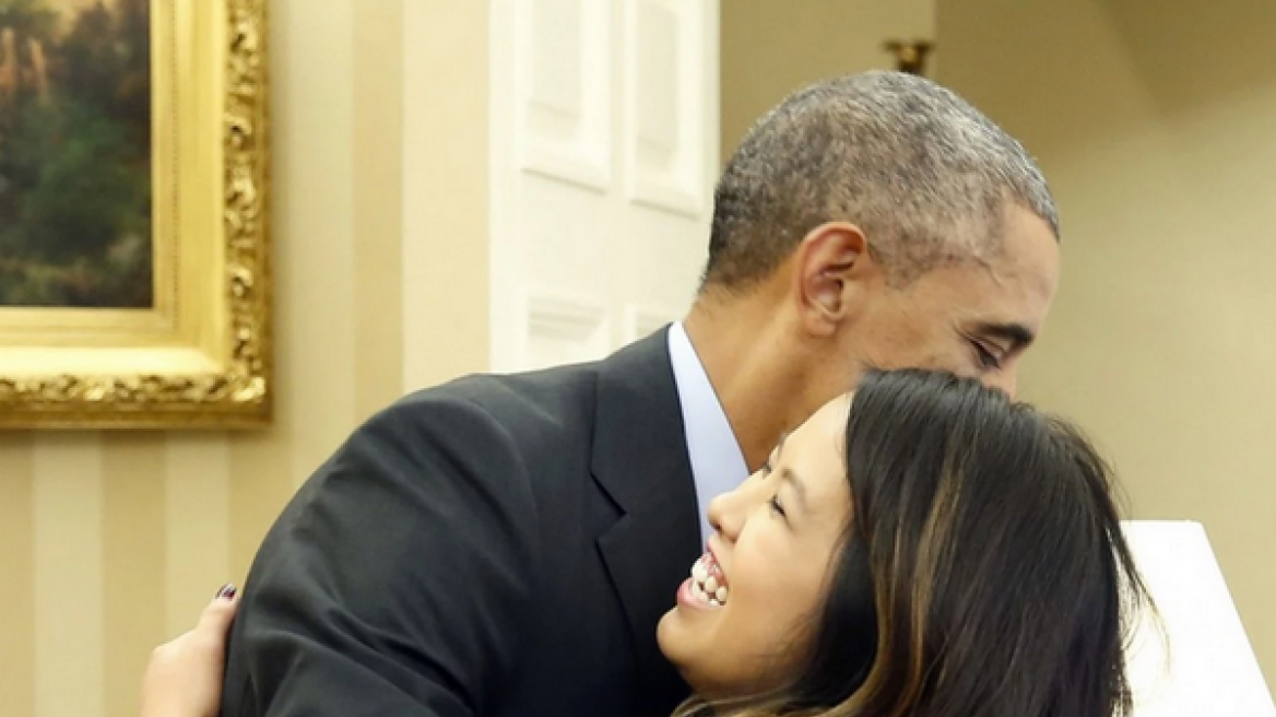 Φωτογραφίες: Από την «αγκαλιά» του Έμπολα στην αγκαλιά του Ομπάμα
