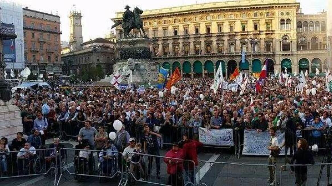 Ιταλία: Μαζικές διαδηλώσεις και σήμερα κατά της πολιτικής Ρέντσι