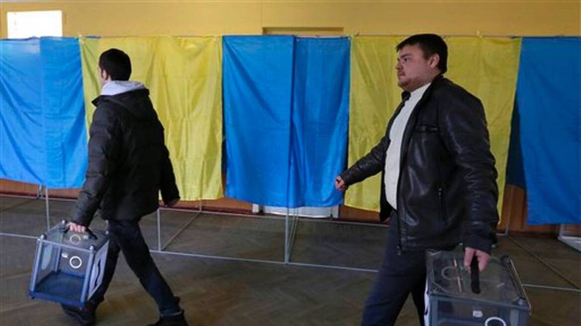Στις κάλπες για τις βουλευτικές εκλογές οι Ουκρανοί
