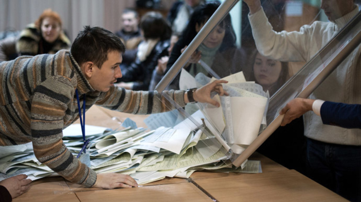 Ουκρανία: Η Μόσχα θα αναγνωρίσει τις εκλογές των αυτονομιστών