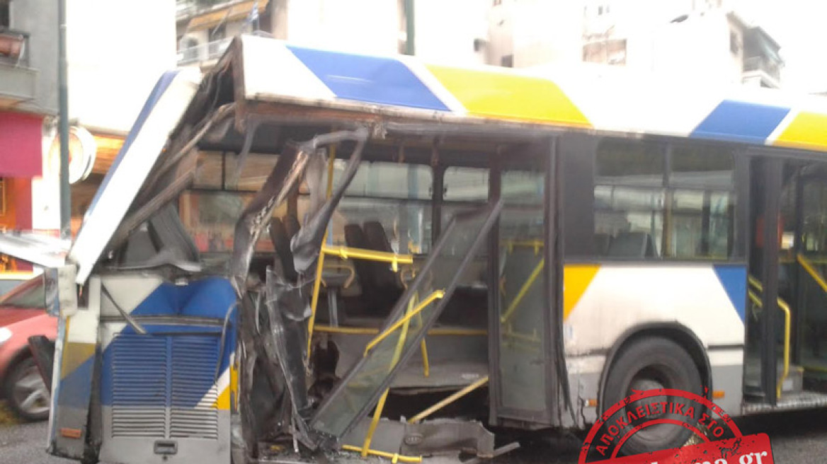 Σύγκρουση λεωφορείου με τρόλεϊ στην Πατησίων